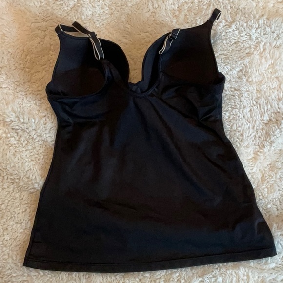EUC (worn once) Flexees Women`s Decadence Camisole, size 38B,in Black/Latte Lift - Picture 2 of 4
